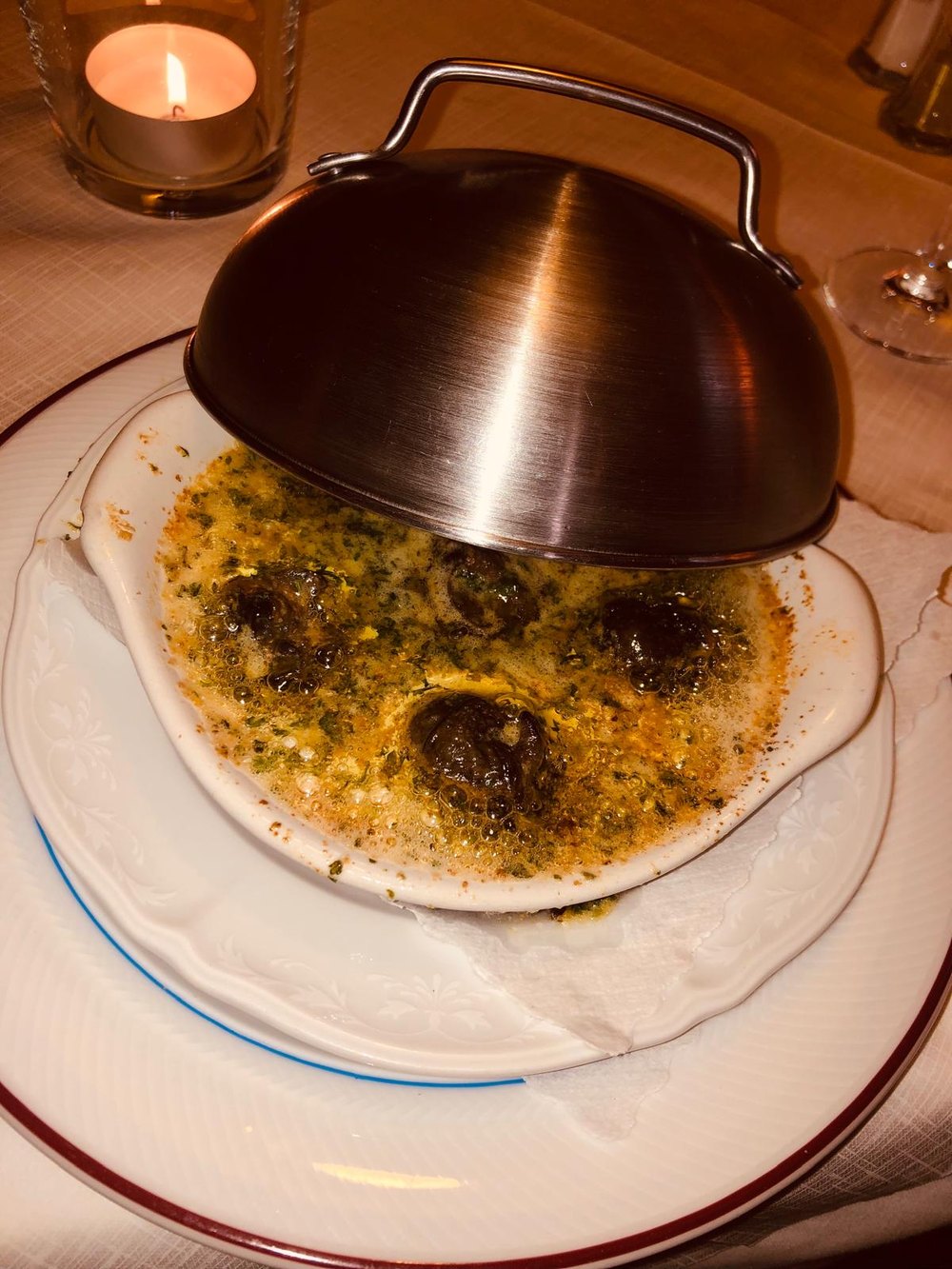 Weinbergschnecken in Kräuterbutter