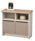 Modernes Sideboard in Eiche-Optik und Beige mit zwei offenen Fächern, zwei Türen und einem Bilderrahmen auf der Ablage.