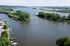 Luftaufnahme der Elbe bei Geesthacht mit Bootsanlegern und Elbinseln