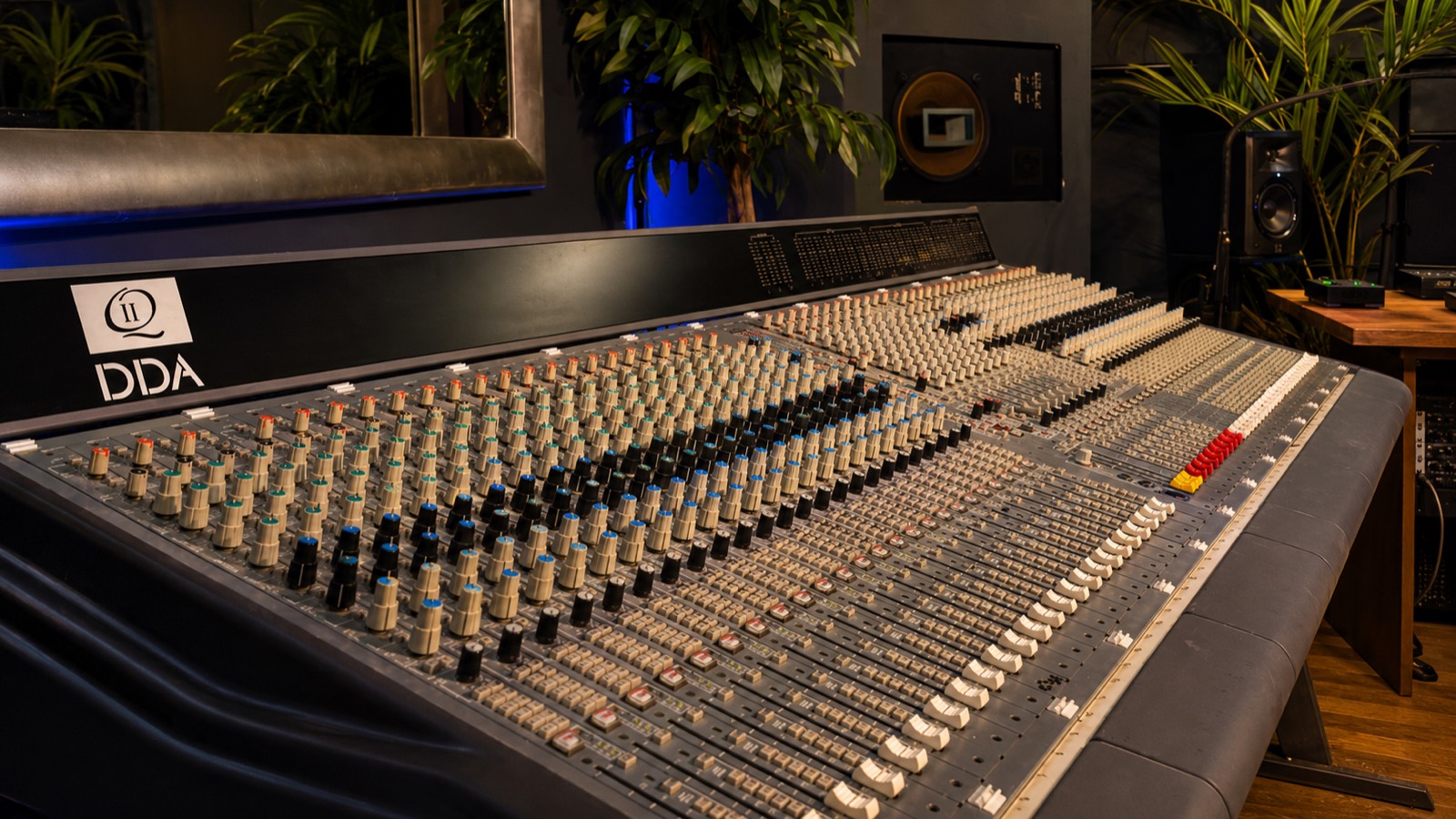 DDA Q2 Mischpult im Studio Gelsenkirchen