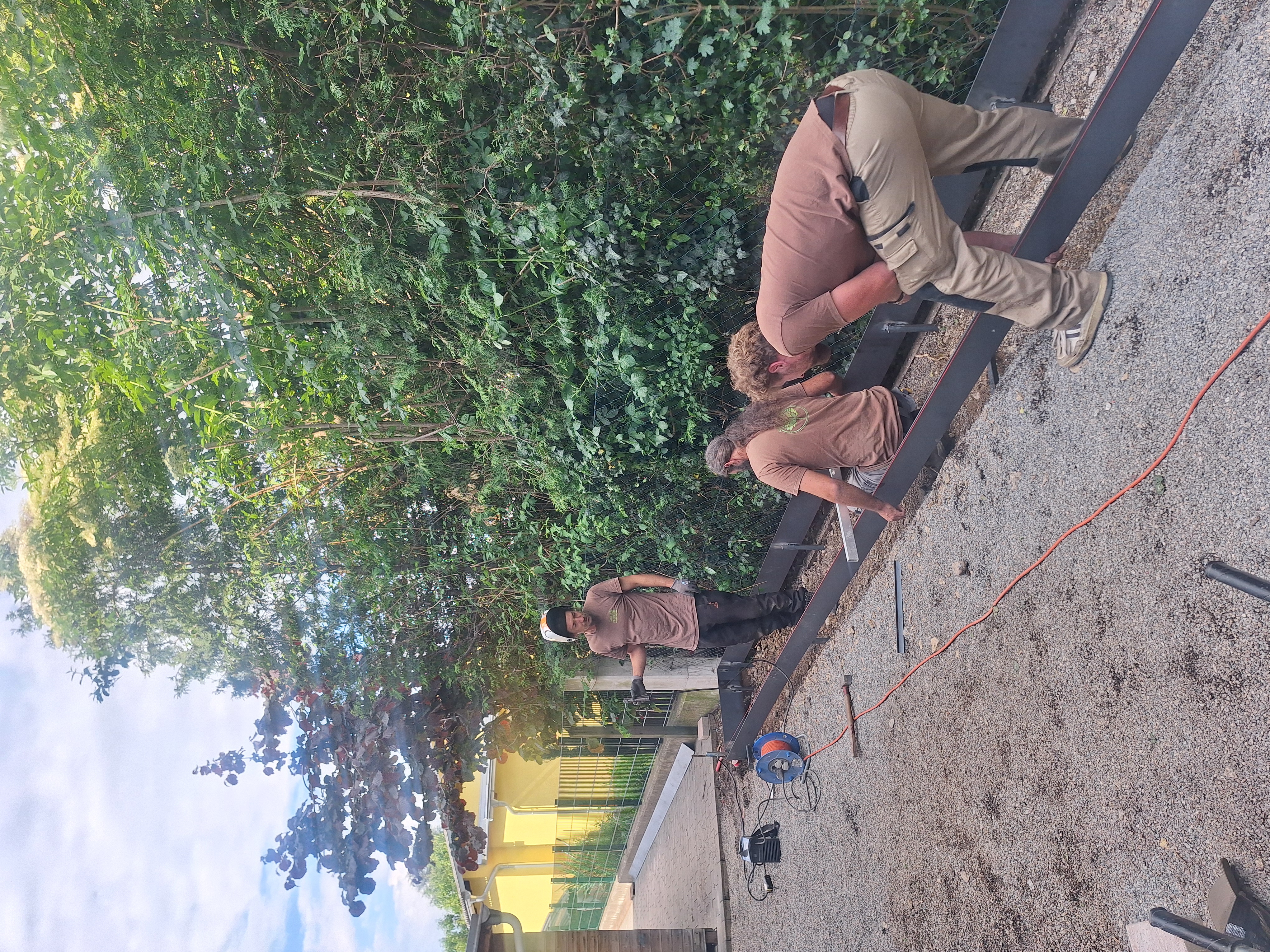 Garten Pfleger bei der Arbeit