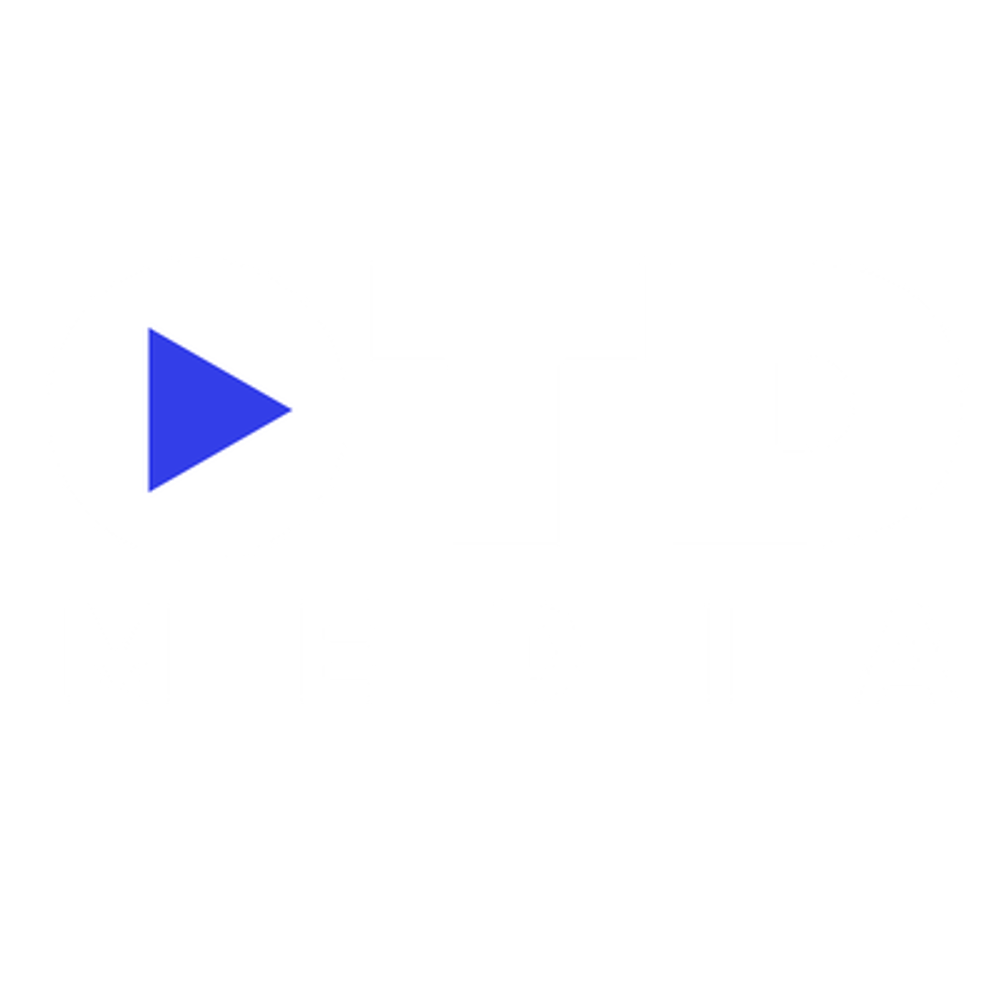 Schwarzes Logo mit Play-Button, "TD" und blauem Rechteck mit weißer Schrift "MEDIA".