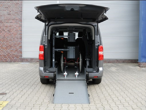Peugeot Traveller mit Heckausschnitt – Bild 5