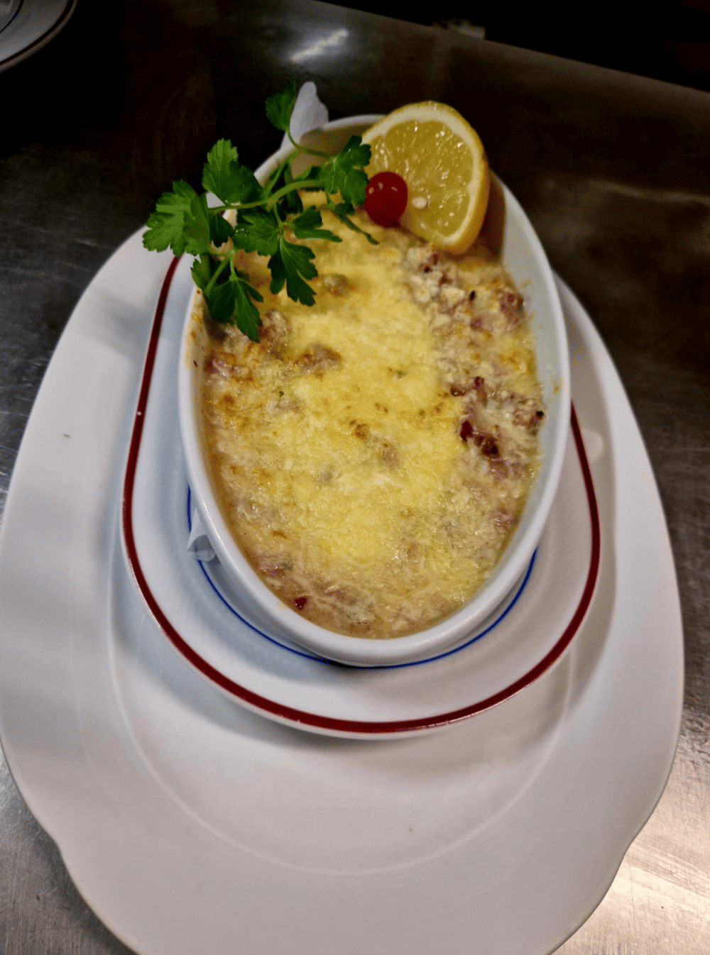 Überbackenes Kalbsragout fin mit Zitrone