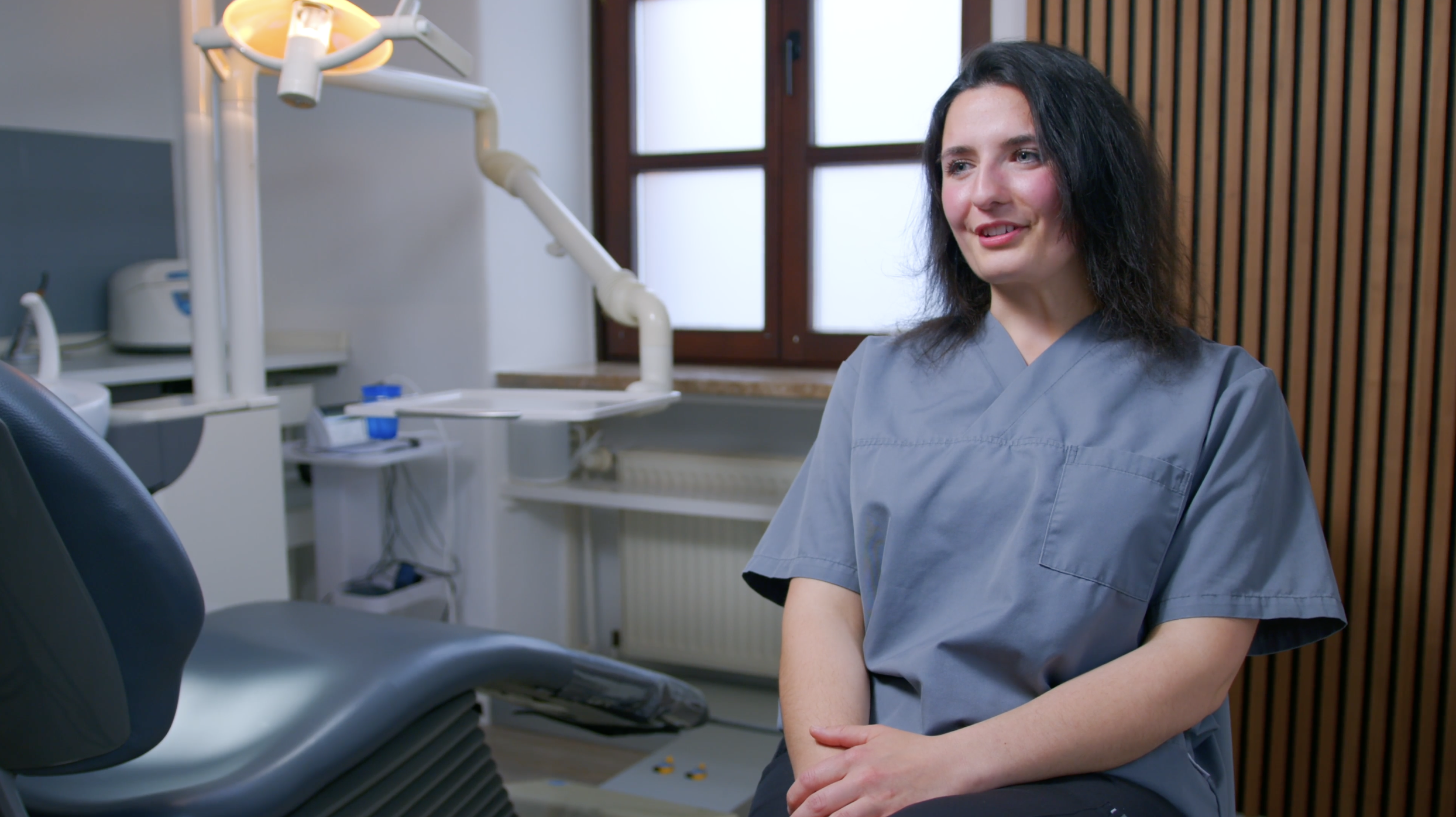 Steffi, Dentalhygienikerin