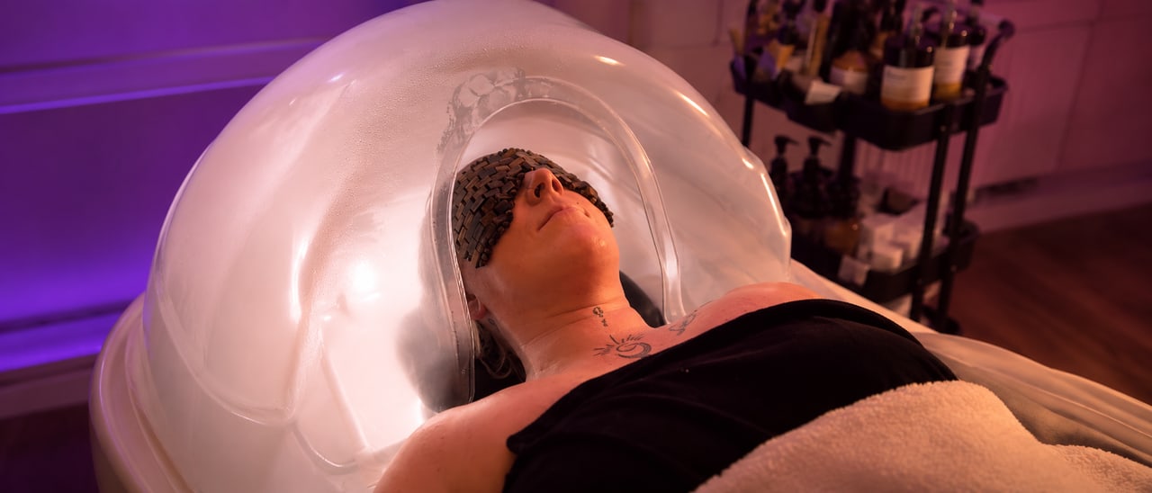 Warmer Wasserdampf während des Japanese Head Spa bei SWON in Pforzheim