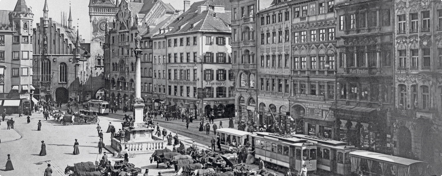 München um 1903 – das Tal diente den Bauern aus dem Umland als Halteplatz für ihre Fuhrwerke.