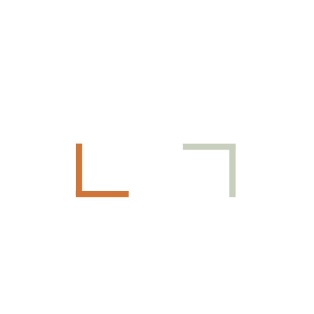 Weißes Laptop-Symbol mit WLAN und Globus, darunter "RS WEBDESIGN FÜR KLEINE UNTERNEHMEN" auf grünem Hintergrund.