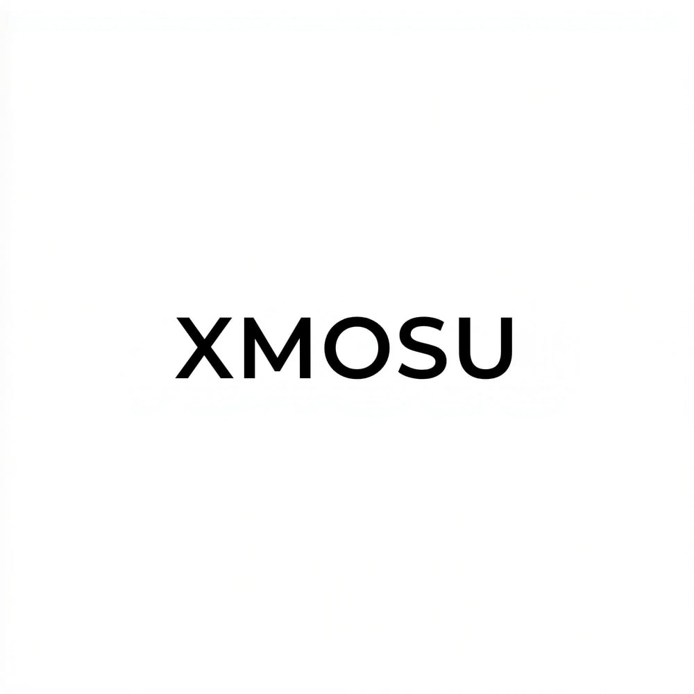 Schwarzer Text "XMOSU" auf weißem Hintergrund.
