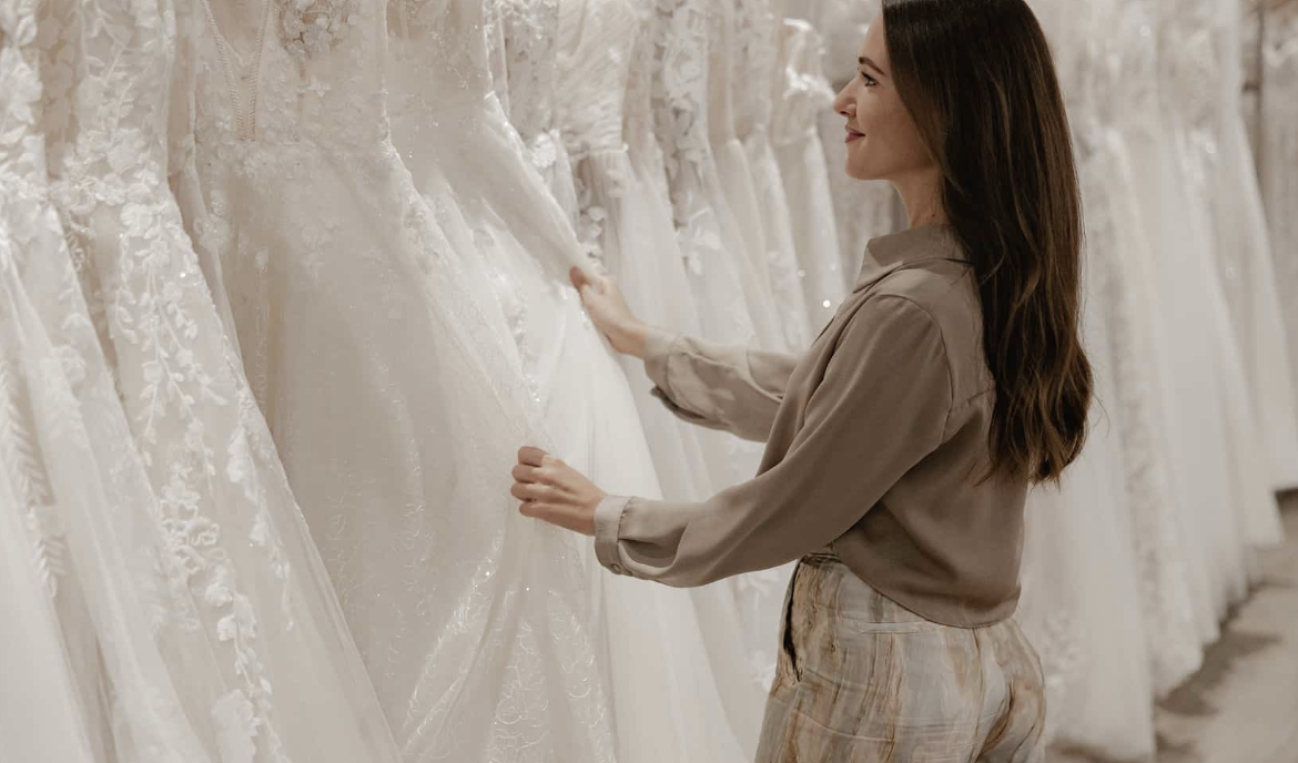 6. MEET YOUR BRIDAL STYLIST