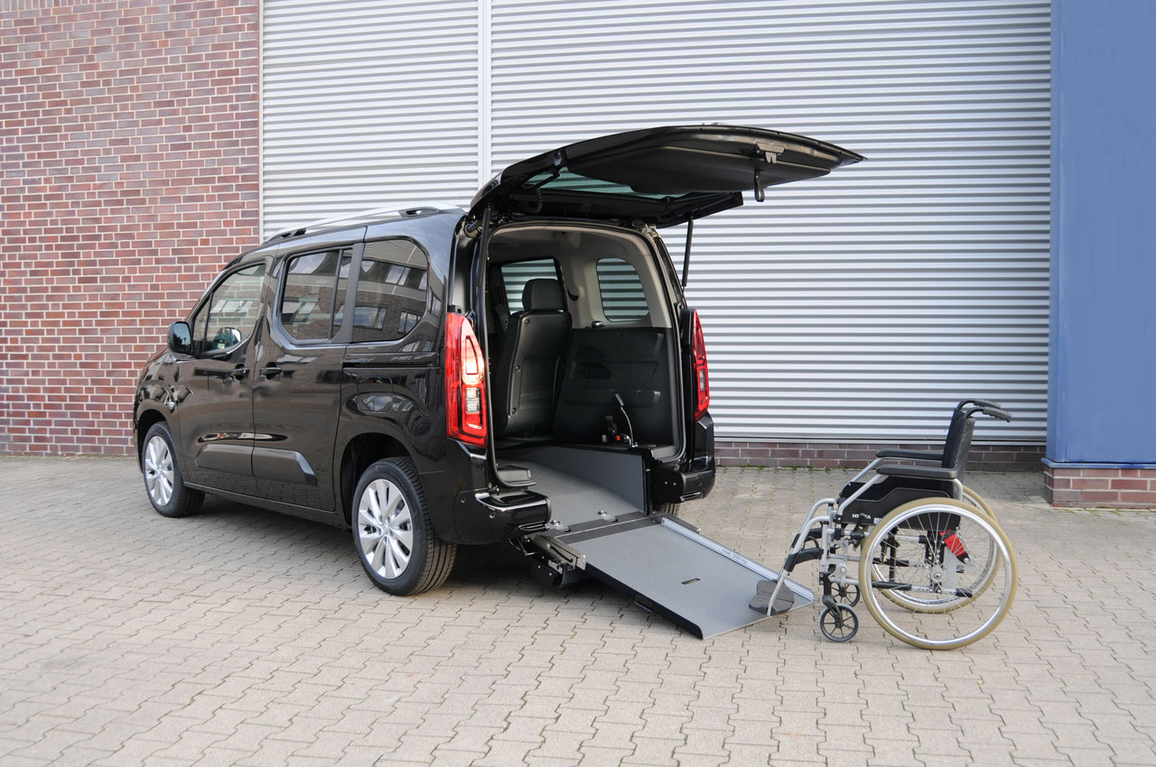 Opel Combo Life mit Heckausschnitt – Bild 2