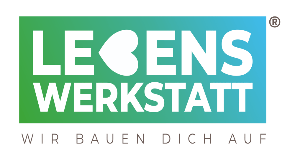 Dunkelblauer Text "IL Wertecoach" auf grünem Hintergrund, mit zwei beigen vertikalen Linien zwischen "IL" und "Wertecoach".