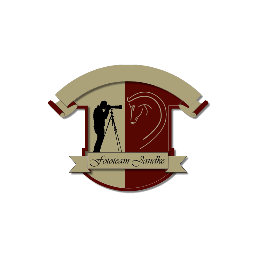 Logo mit Fotograf, Pferdekopf, Banner und dem Text "Fototeam Jandke".