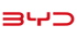 Rotes BYD-Logo auf dunkelgrünem Hintergrund.