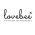 Schwarzer Schriftzug "lovebee" mit Biene statt Punkt auf dem i, darunter "DIE FETZIGEN HOCHZEITSMESSEN".