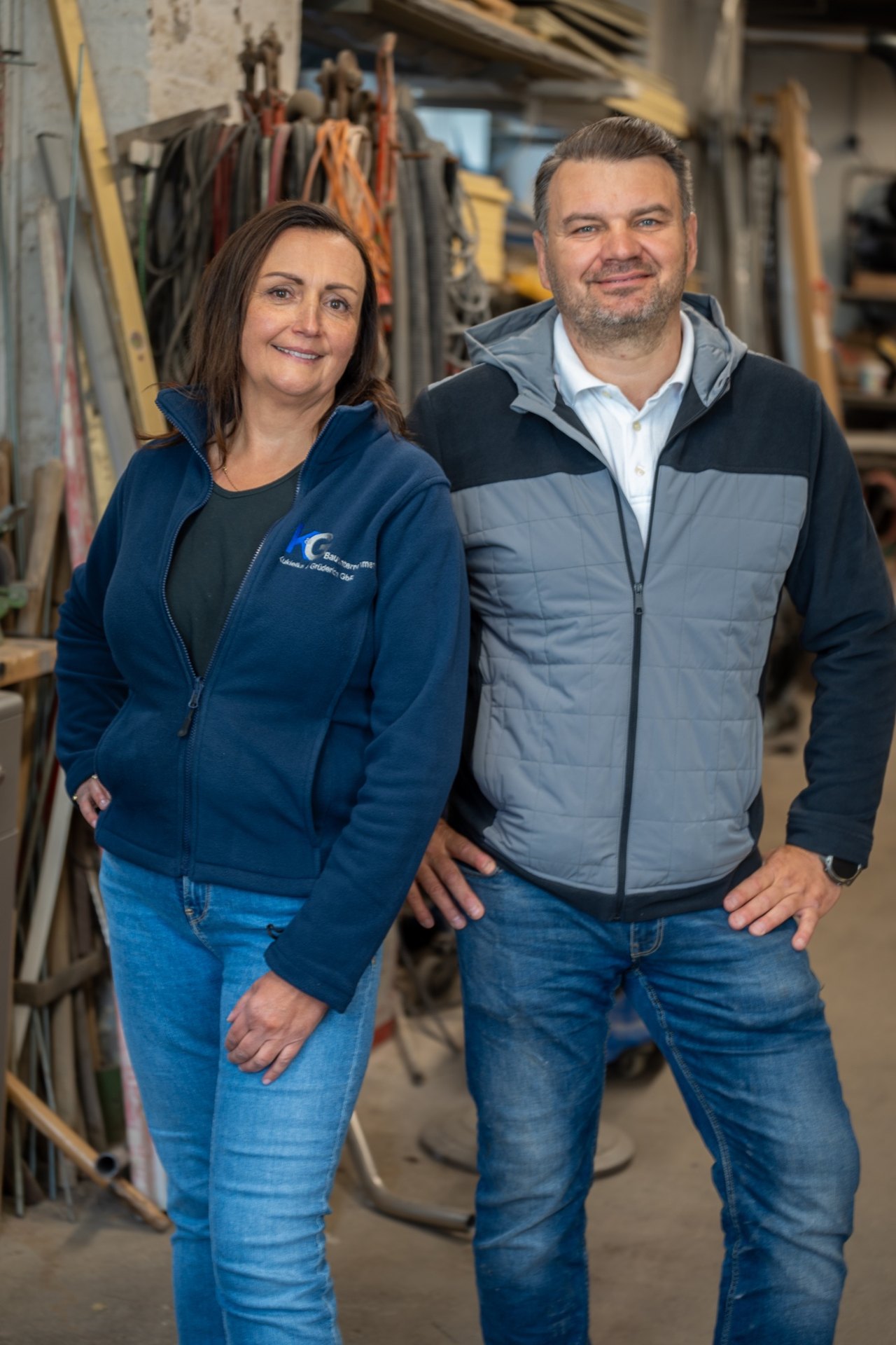 Teresa Kukielka und Tomasz Kukielka in der Werkstatt von K&G Bauunternehmen in Wuppertal