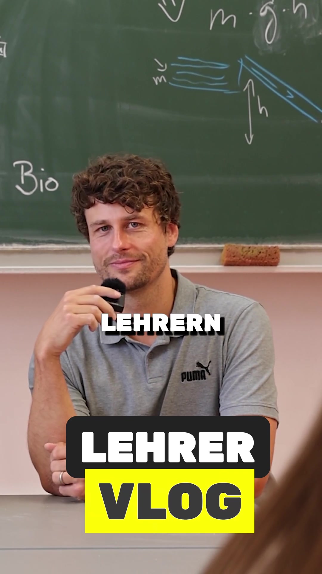 Standbild aus dem Video über den Alltag einer Lehrkraft an einer beruflichen Schule