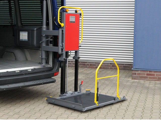 Ford Transit mit Schwenklift BSL 350 – Bild 2