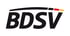 Schwarzer "BDSV"-Schriftzug mit einem geschwungenen schwarzen Strich darüber, der in Rot, Gold und Schwarz endet. Logo des Bundesverbandes für Sicherheits- und Verteidigungsindustrie