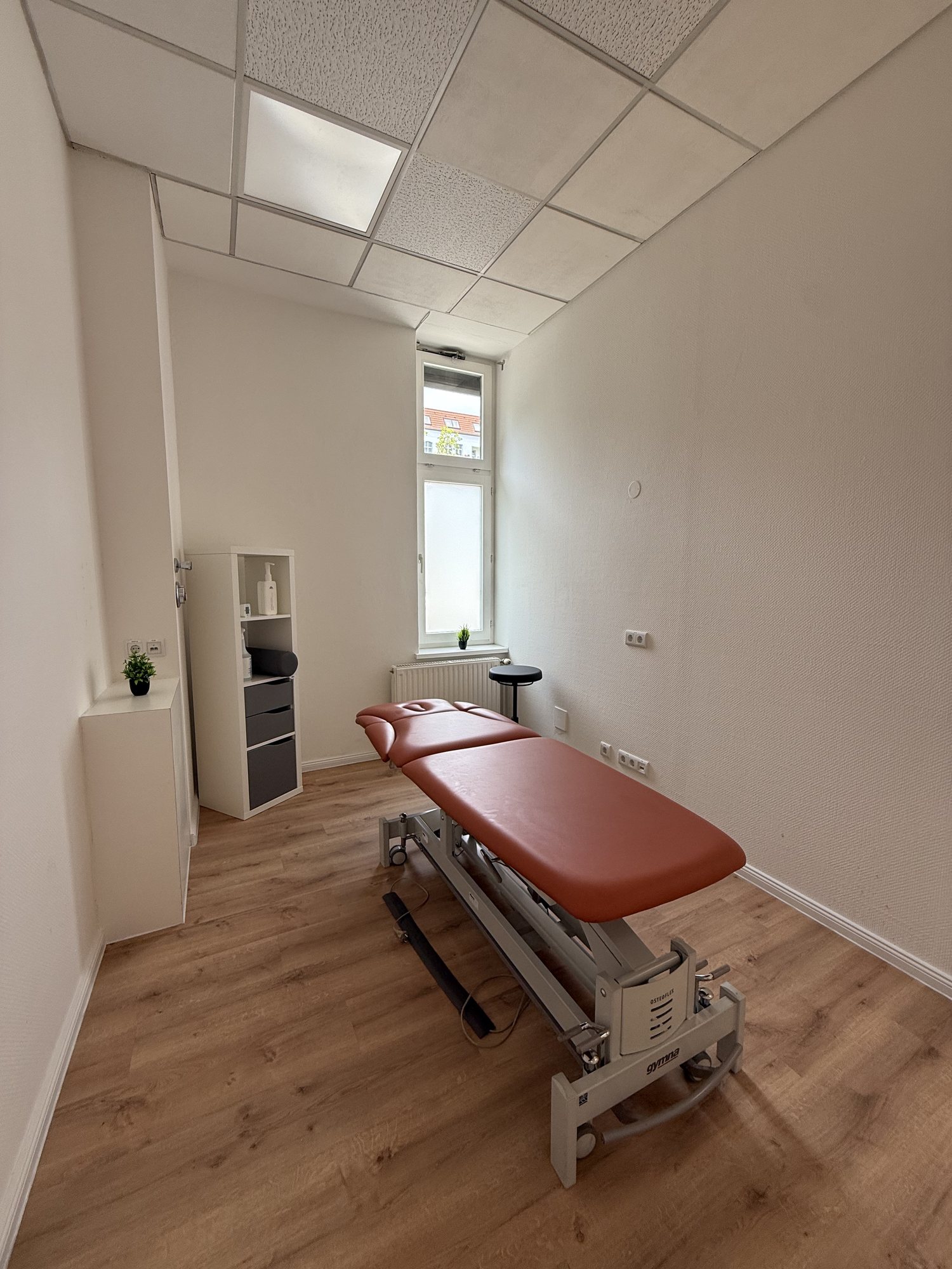Behandlungsraum für Manuelle Therapie in der Physiotherapie Heilmann Berlin Prenzlauer Berg