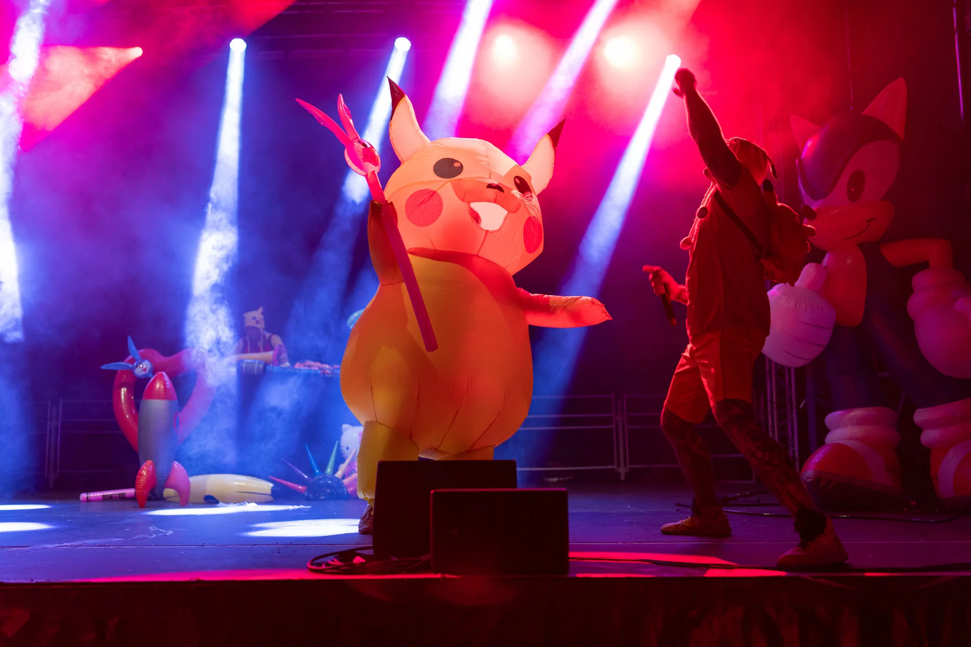 Pikachu im Bühnenlicht