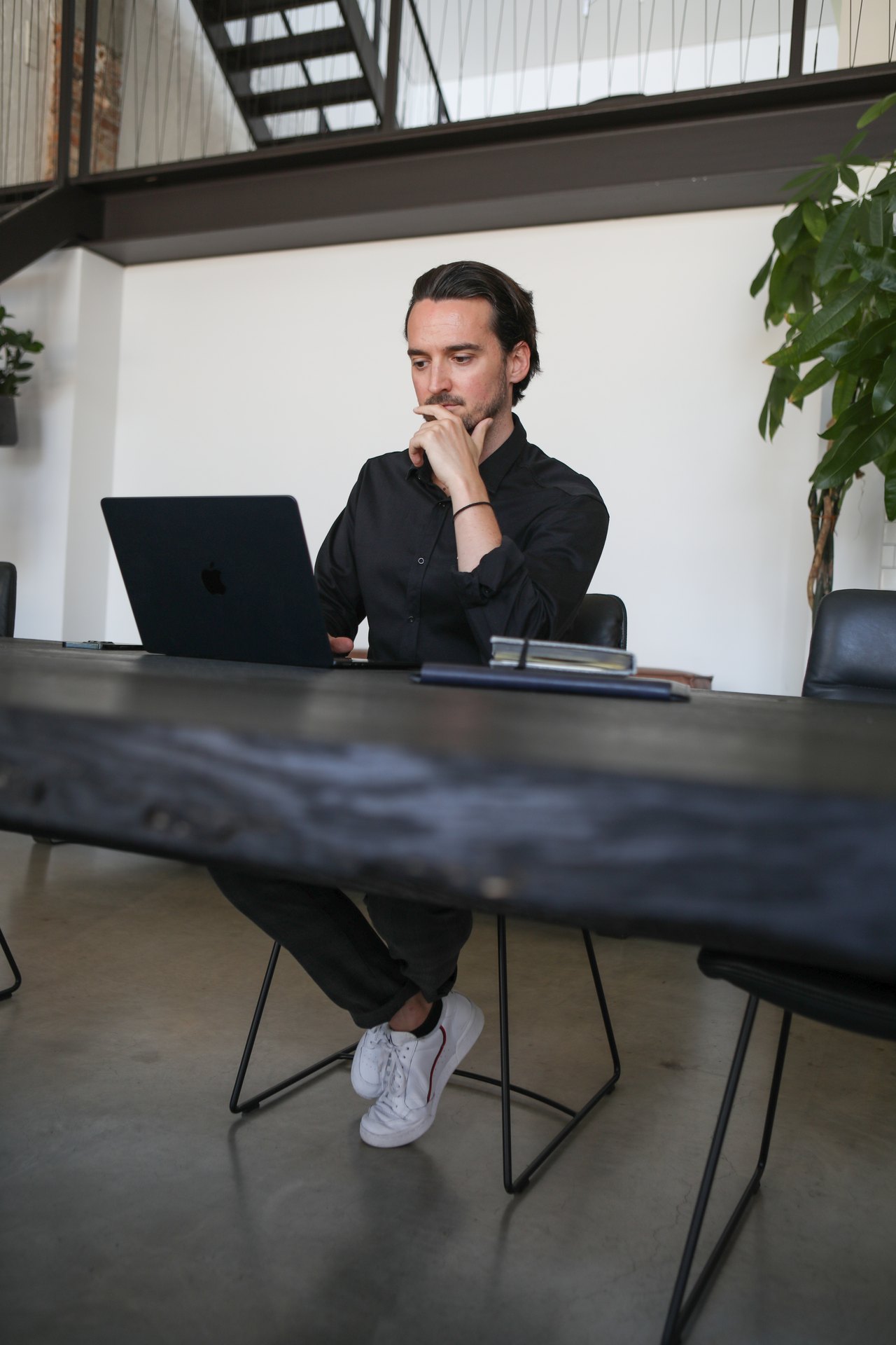 Daniel Rakus bei der Analyse eines Google-Ads-Kontos