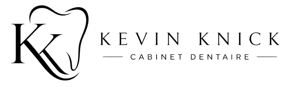 Logo der Zahnarztpraxis Cabinet Dentaire Kevin Knick mit stilisiertem KK-Monogramm in Dunkelblau auf weißem Hintergrund.