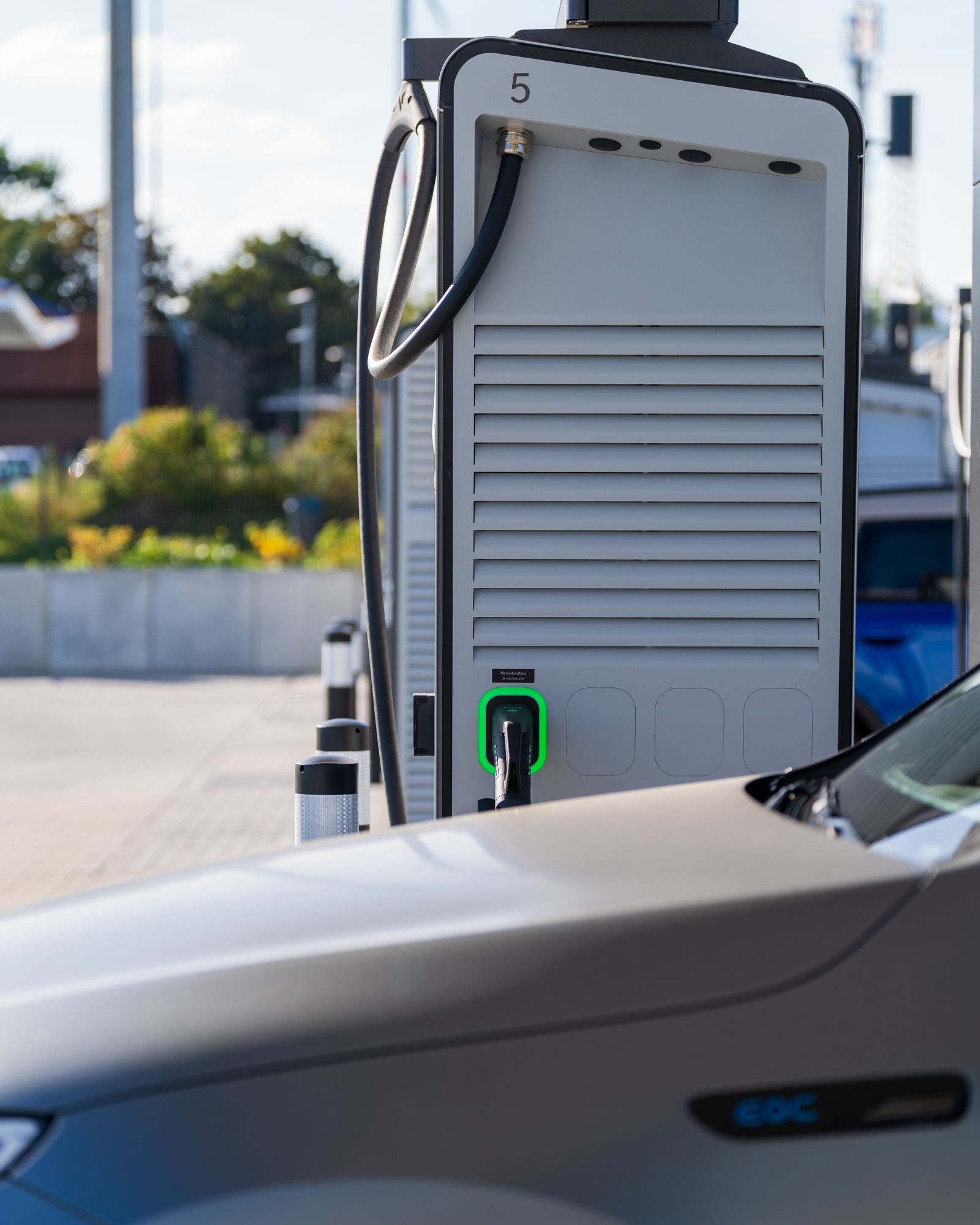 Electric vehicle charging at a modern charging station