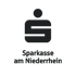 Sparkassen-S-Logo mit Punkt und Text "Sparkasse am Niederrhein" auf dunklem Hintergrund.