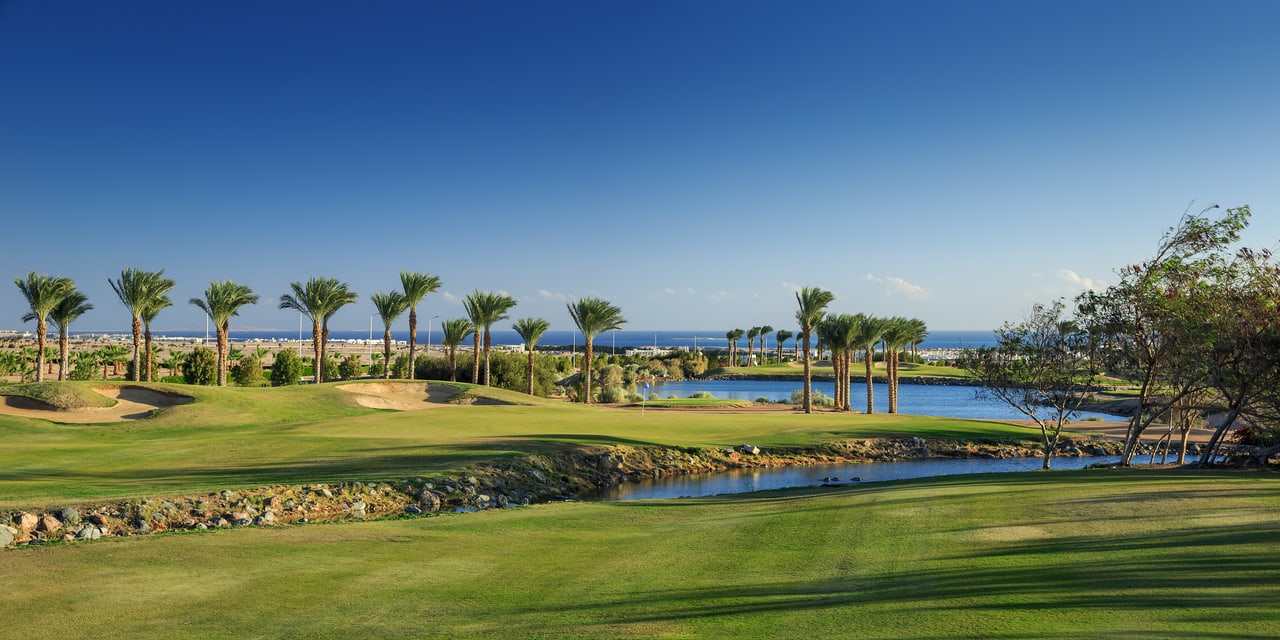 Madinat Makadi Golf – Loch 6 & 7 an der Lagune