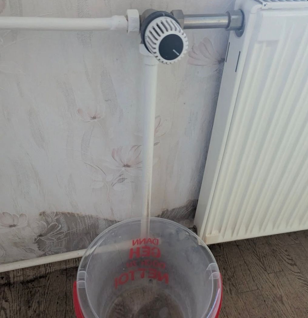 Wasserschaden in der Wand – Reparatur vor Ort