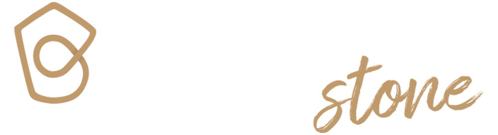 Logo mit goldener, stilisierter Form und den Wörtern "allive" in Weiß und "stone" in Gold auf grünem Hintergrund.
