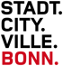 Schwarzer Text „STADT. CITY. VILLE.“ über rotem Text „BONN.“ auf dunkelgrünem Hintergrund.