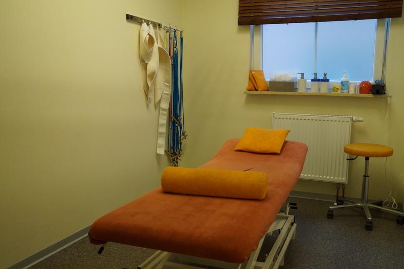 Behandlungsraum der Praxis Liszka in Stadtlauringen