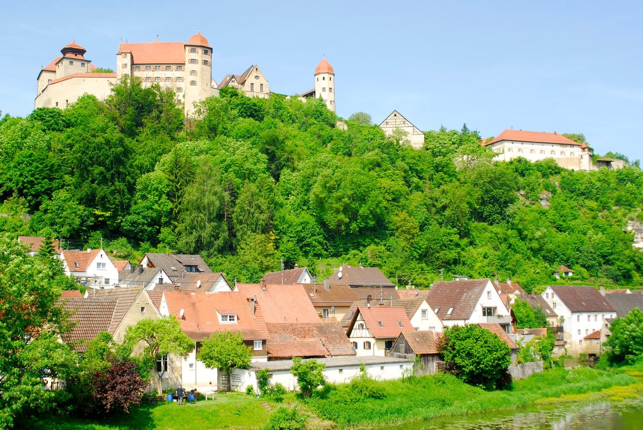 Burg Harburg über der Stadt Harburg an der Wörnitz