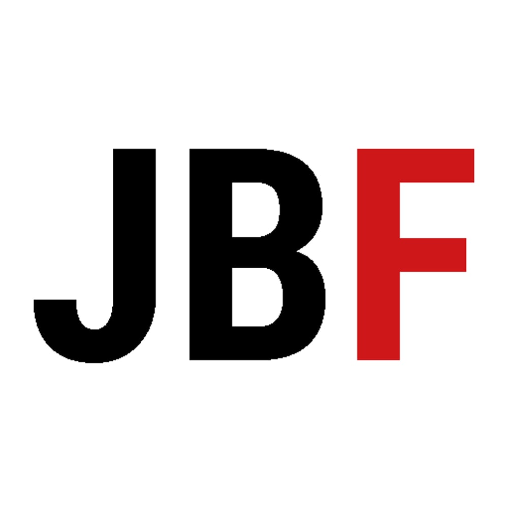 Der Text "JBF" in Großbuchstaben, "JB" schwarz und "F" rot.