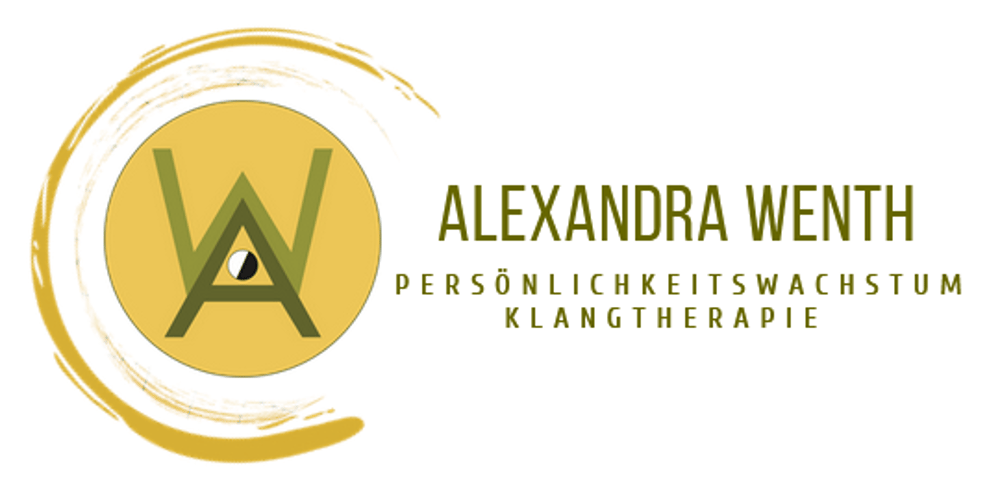 Logo Alexandra Wenth: Grün-goldenes Monogramm AW mit Yin-Yang-Symbol, daneben Text "Alexandra Wenth Persönlichkeitswachstum Klangtherapie".