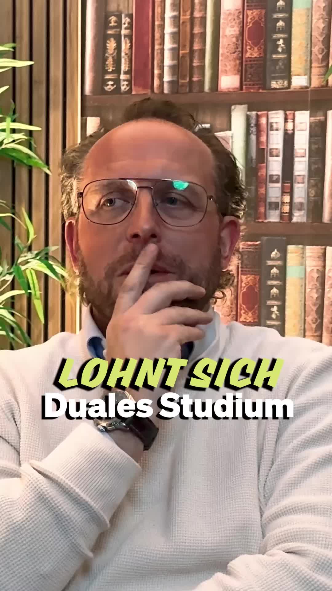Standbild aus dem Video über die Vorteile des dualen Studiums