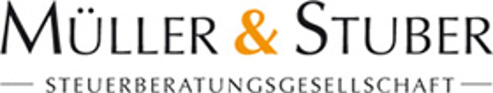 Logo der Müller & Stuber Steuerberatungsgesellschaft mit schwarzem Schriftzug und orangefarbenem Und-Zeichen.