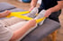 Physiotherapie Job Berlin Zehlendorf Behandlung mit Theraband