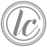 Grauer Kreis mit den stilisierten Buchstaben "lc" in der Mitte auf grünem Hintergrund.