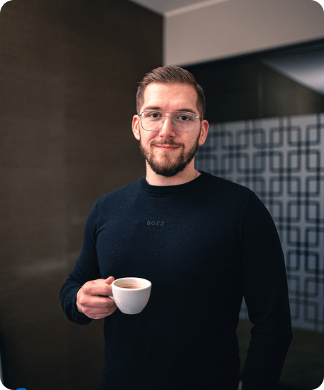 Adrian Philipp