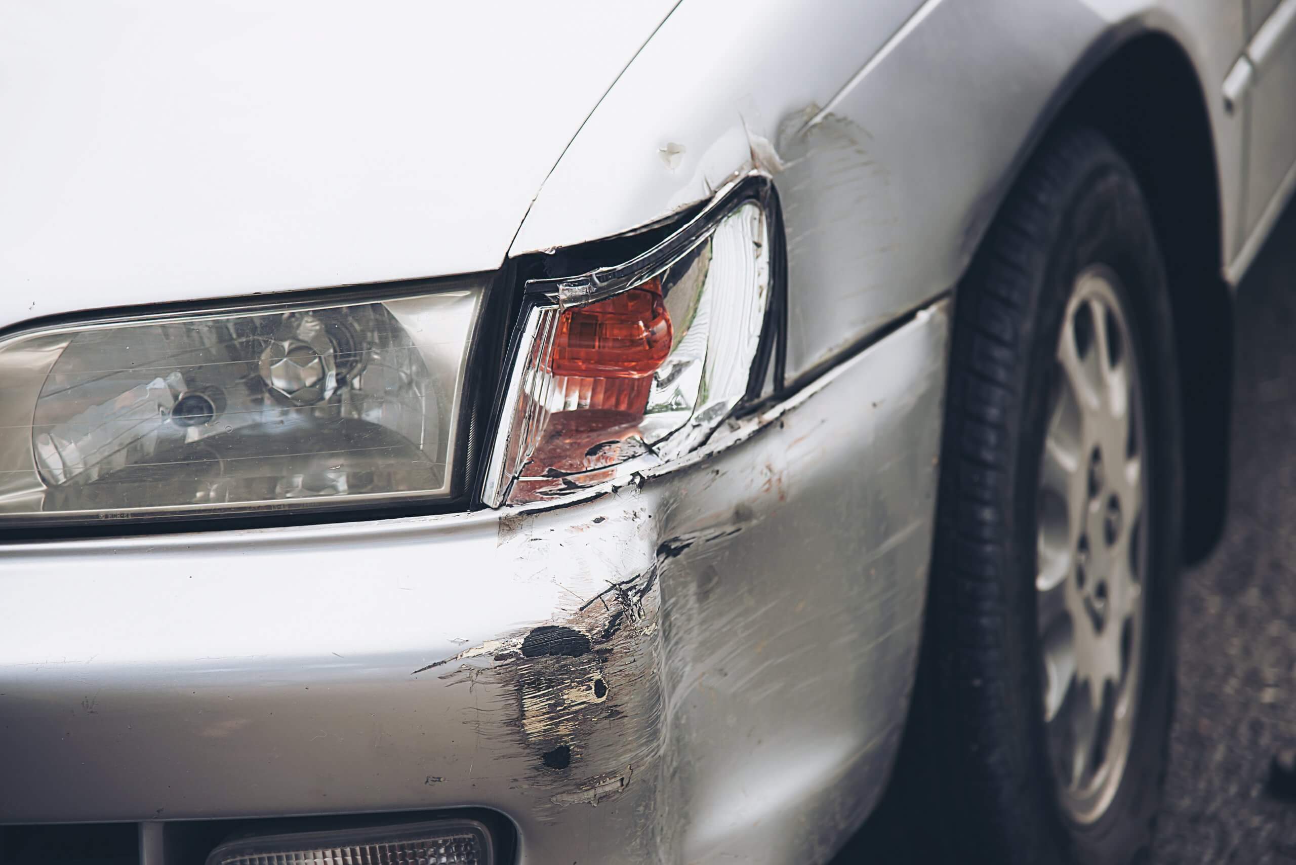 Unfallschaden am Auto als Beispiel für die Berechnung des Wiederbeschaffungswerts