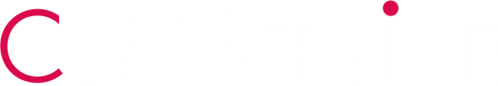 Das ComService-Logo zeigt weißen Text auf blauem Hintergrund, wobei das "C" und der Punkt über dem "i" rot sind.
