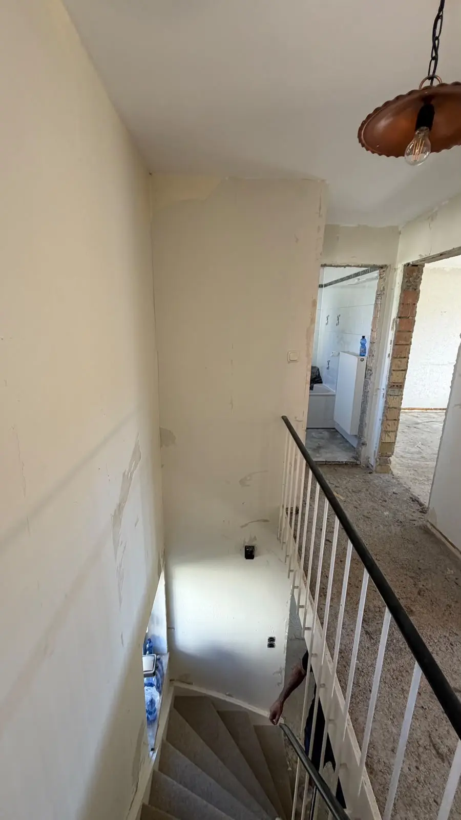 Treppenhaus während der Entkernungsarbeiten in einem Gebäude in Kaufbeuren