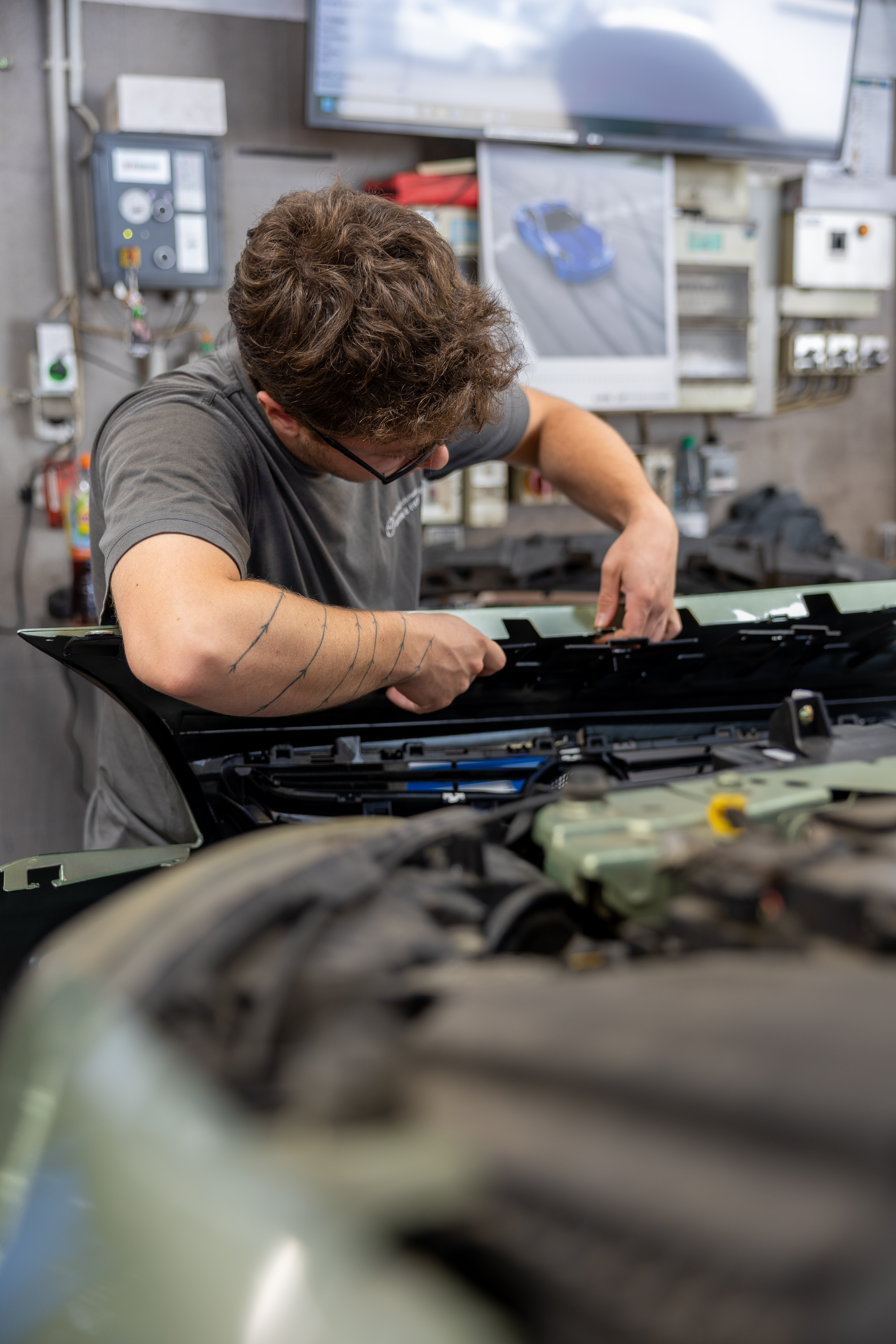 Mechaniker in der Werkstatt – Aufnahme aus einer laufenden Content-Begleitung