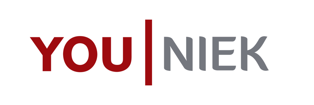 Das Logo zeigt das Wort "YOU" in Rot, gefolgt von einem roten vertikalen Balken und "NIEK" in Grau.