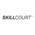Schwarzer Text "SKILLCOURT" auf dunkelgrünem Hintergrund.