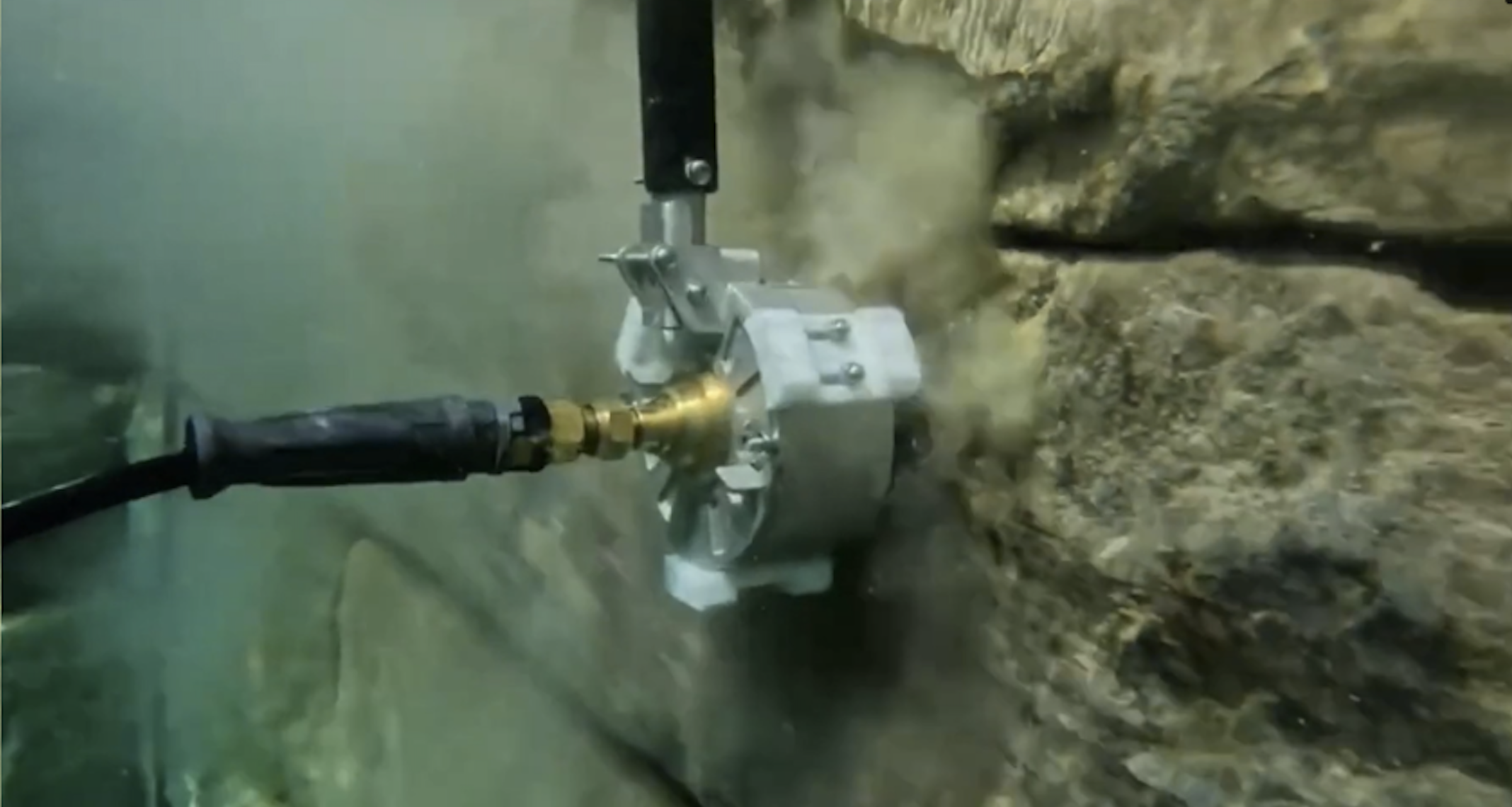 Wandreinigung Beispiel Naturpool