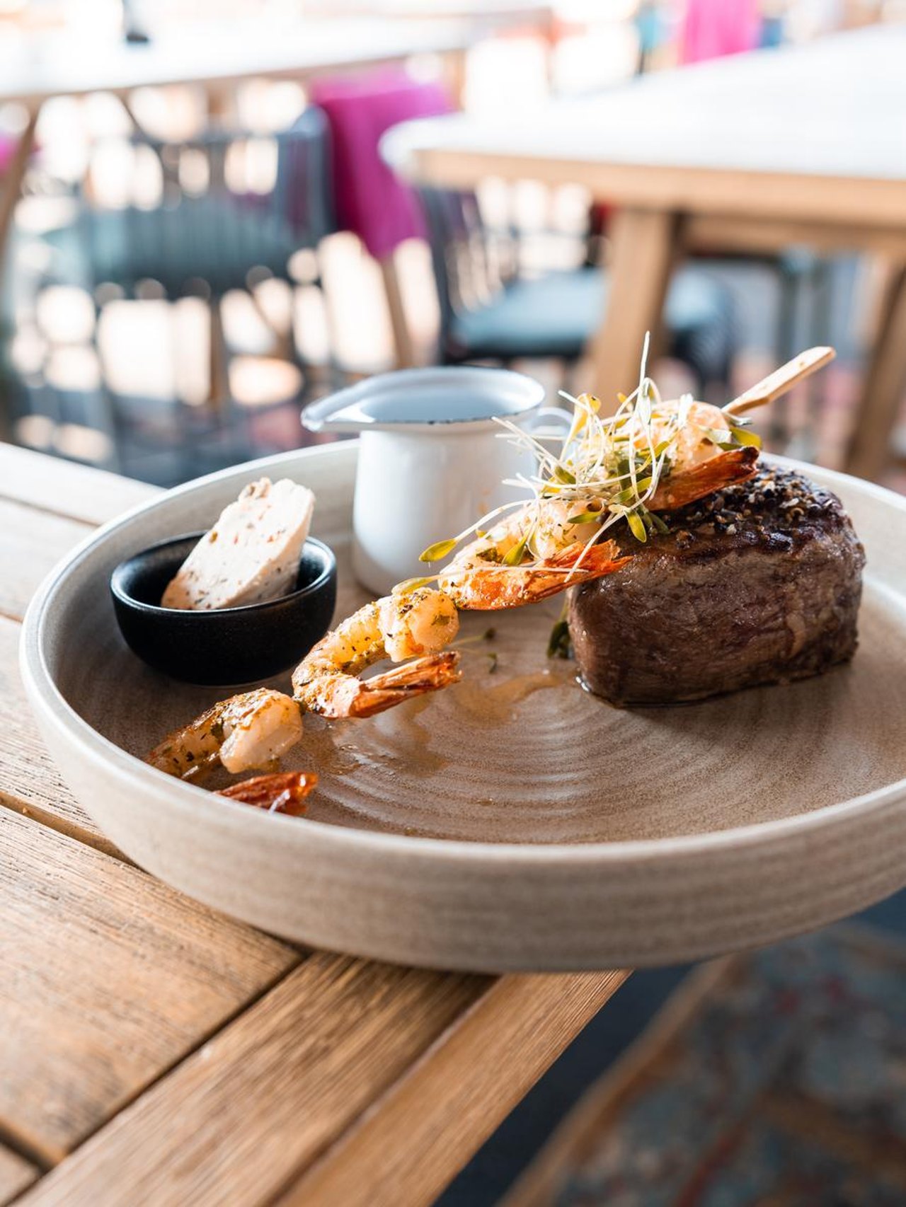 T-Bone Steak mit Beilagen